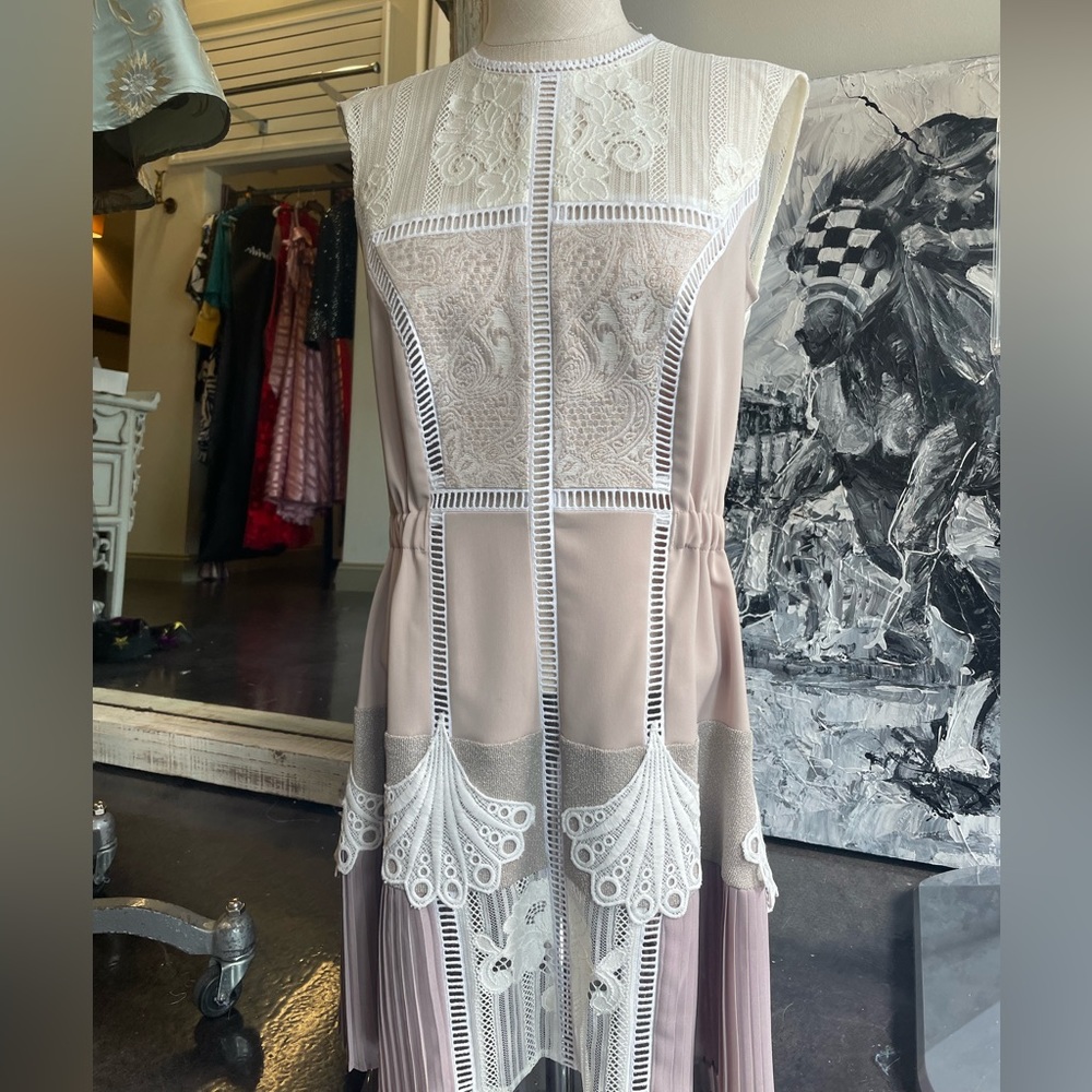 Lucia’s Sarto 🪡 dress patchwork medium nude pleated lace  bridal